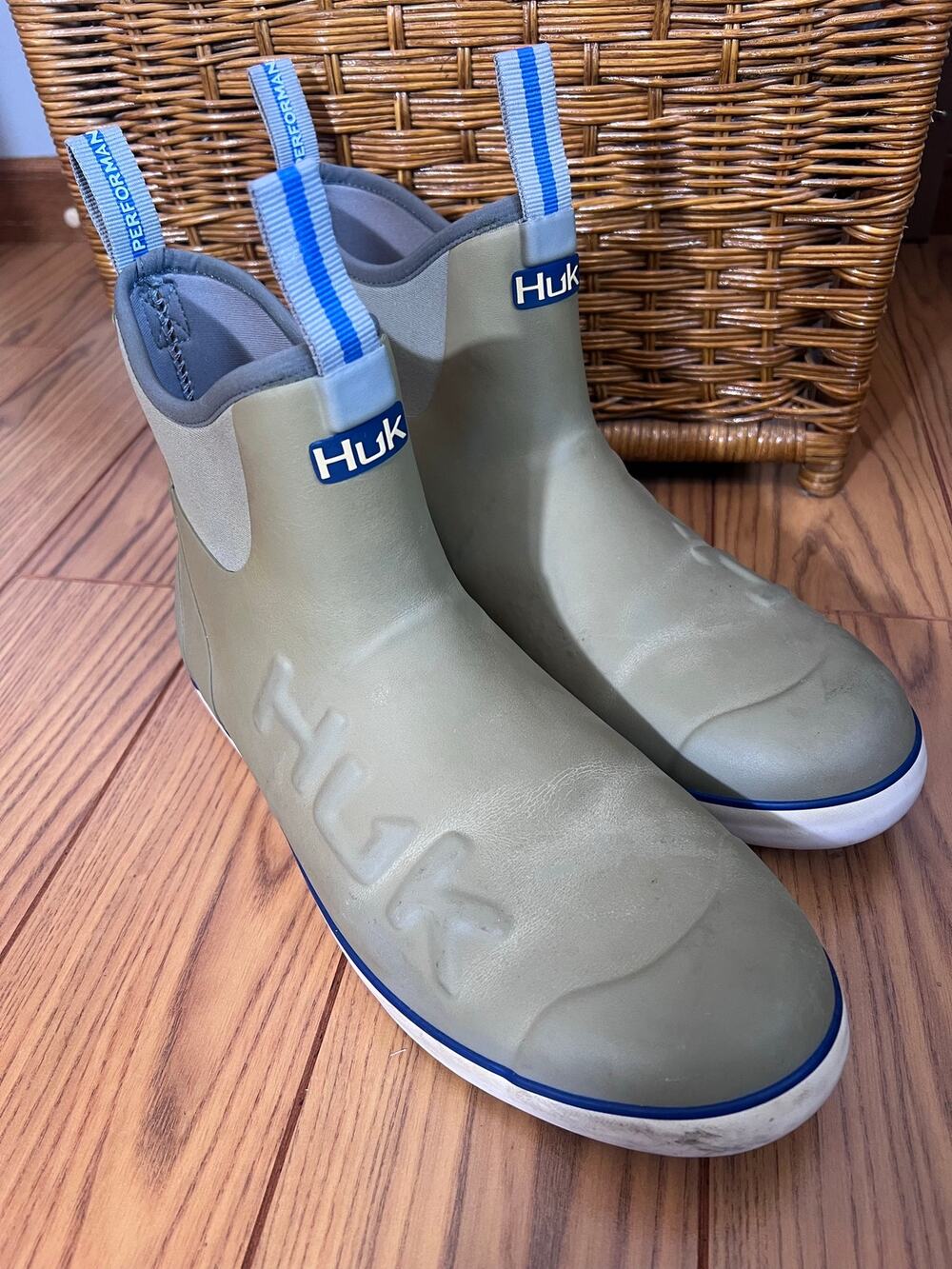 HUK Sz 12 Men’s Rogue Wave Fishing Boots Rain Work Chore Rubber Fisherman Farm